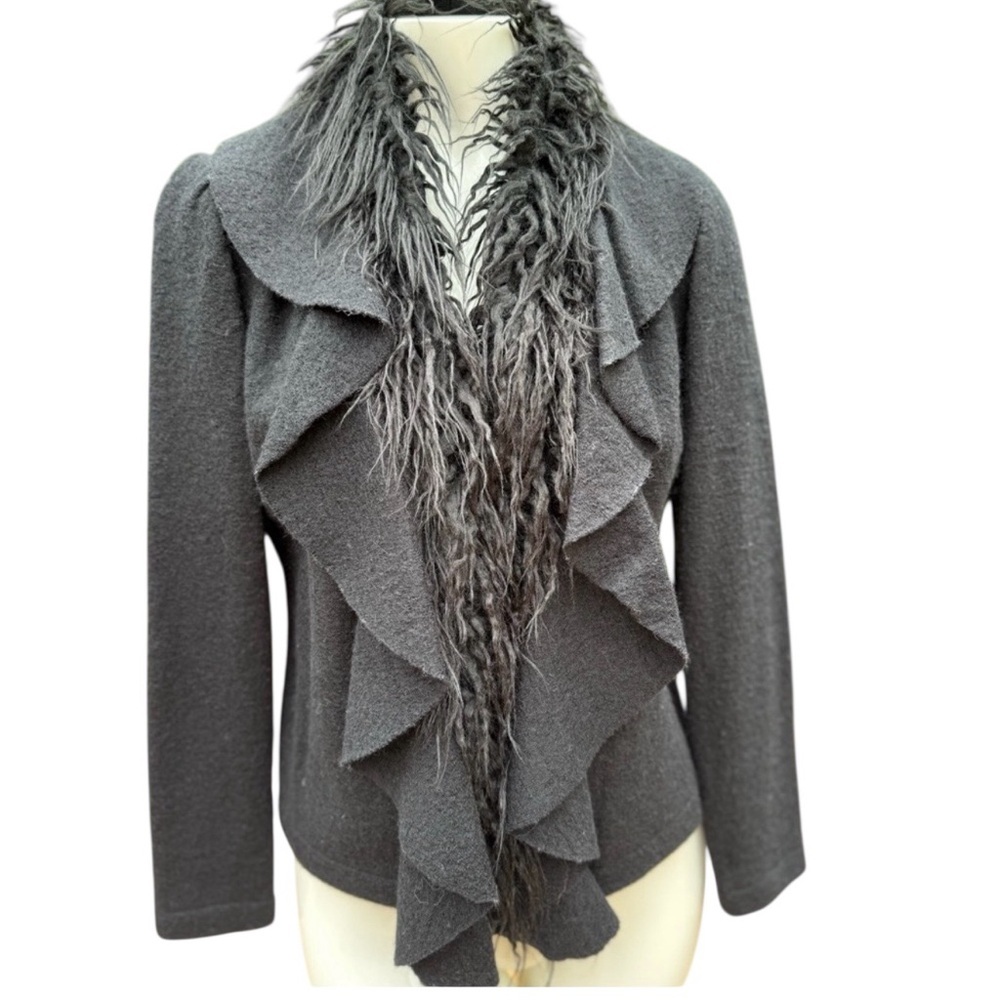 Chic Black Ruffled Jacket with Faux Fur Trim